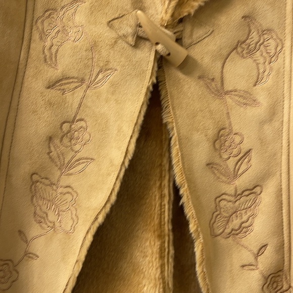 # Essentials By Milano embroidered jacket. - Picture 14 of 15